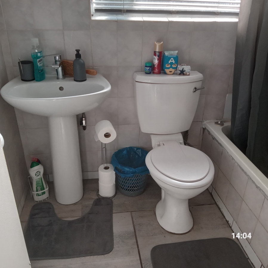 2 Bedroom Property for Sale in Geelhoutpark North West